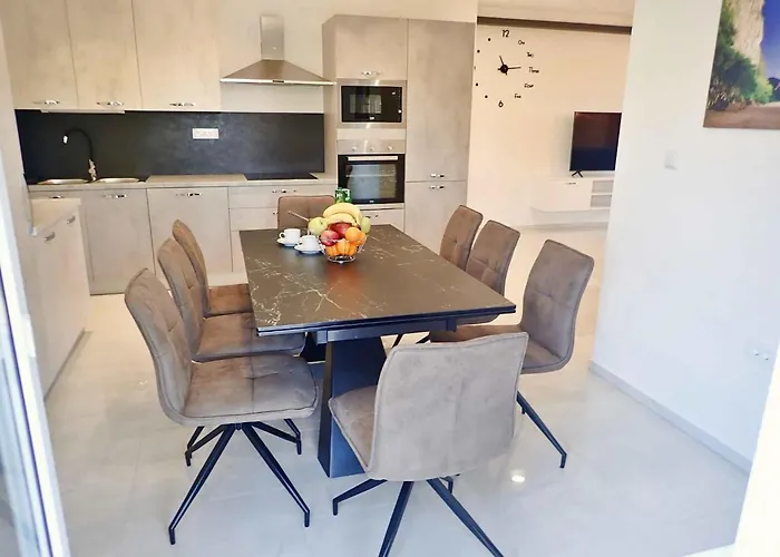 In - Paklenica Riviera 53734 *