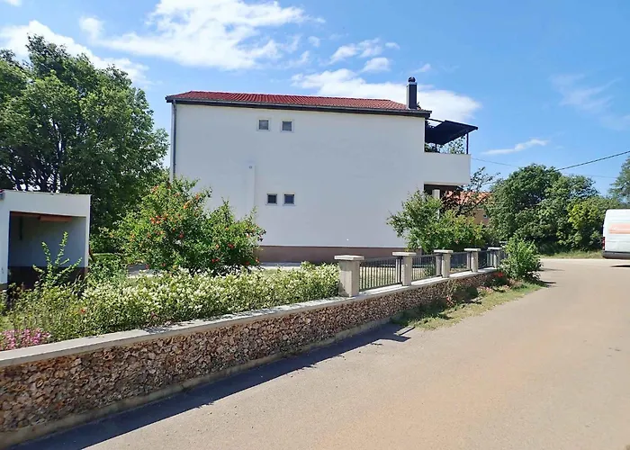 In - Paklenica Riviera 53734 * Seline