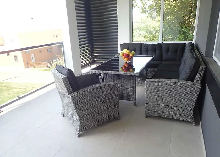 In - Paklenica Riviera 53734 * Seline